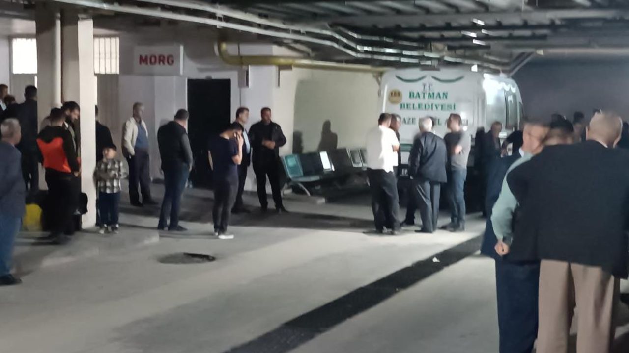 Batman'da acı olay! Arkadaşı ile güreşen çocuk kalp krizinden öldü Batman'da acı olay! Arkadaşı ile güreşen çocuk kalp krizinden öldü