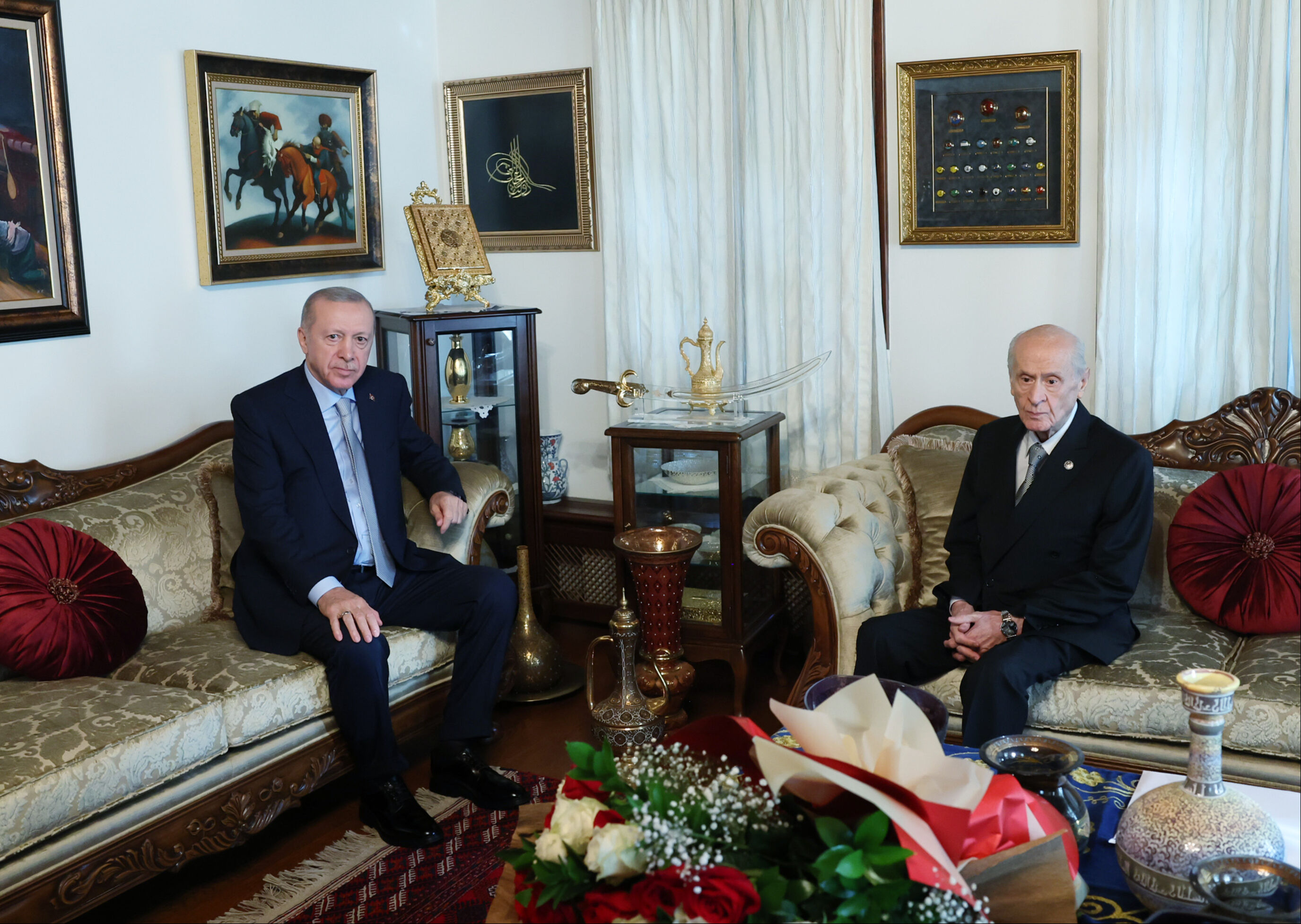 Cumhurbaşkanı Erdoğan, Bahçeli'yi ziyaret etti! Cumhurbaşkanı Erdoğan, Bahçeli'yi ziyaret etti! - 1. Resim
