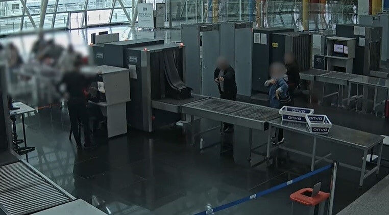 Diş macunu tüplerinde 20 milyonluk zula! Ekipleri bile şaşkına çevirdi Diş macunu tüplerinde 20 milyonluk zula! Ekipleri bile şaşkına çevirdi - 2. Resim