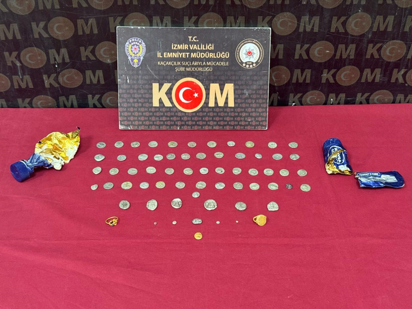 Diş macunu tüplerinde 20 milyonluk zula! Ekipleri bile şaşkına çevirdi Diş macunu tüplerinde 20 milyonluk zula! Ekipleri bile şaşkına çevirdi - 1. Resim