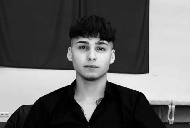 Elektrik direğine çarpan araçta can pazarı! 2 kişi öldü, 1 kişi yaralandı Elektrik direğine çarpan araçta can pazarı! 2 kişi öldü, 1 kişi yaralandı - 4. Resim