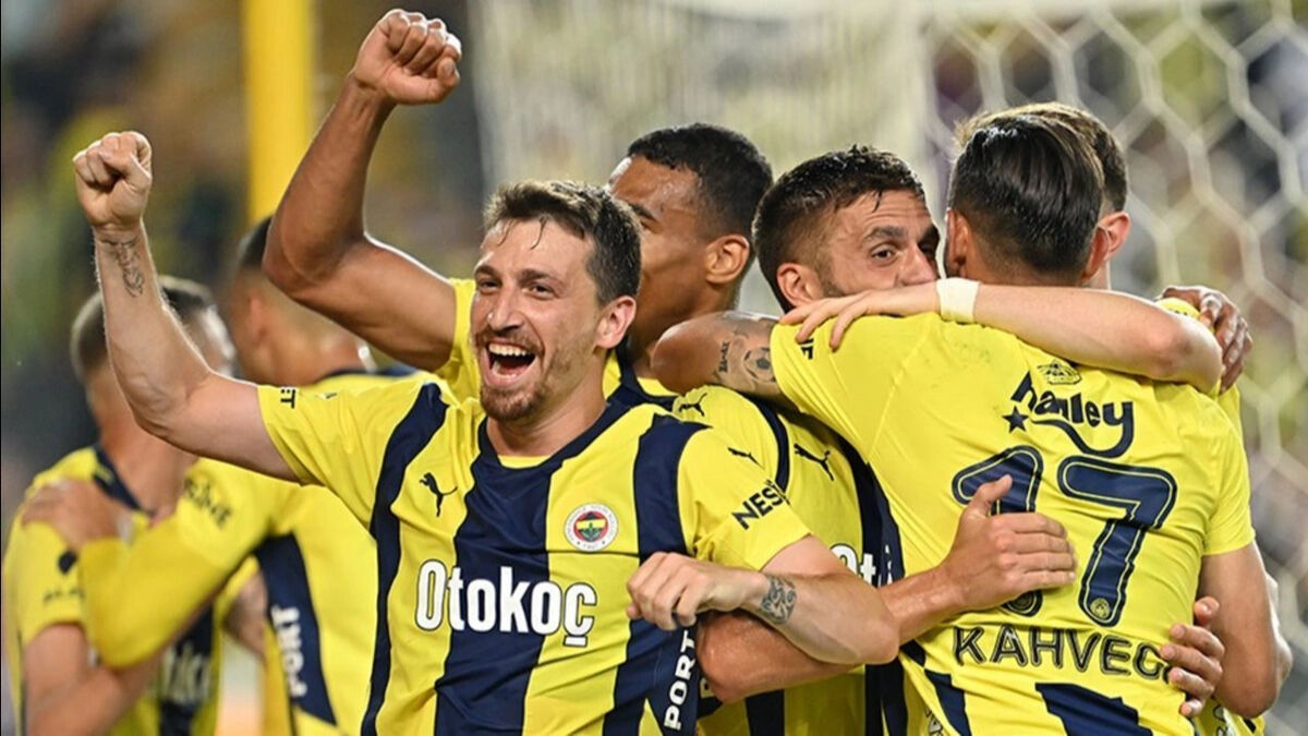 Fenerbahçe'den Mert Hakan Yandaş açıklaması: Ameliyat oldu - 1. Resim