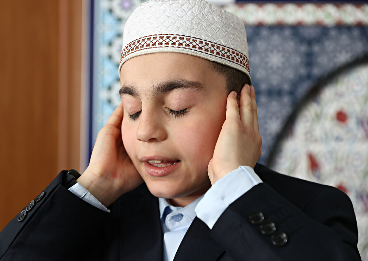 Hayali Ayasofya Cami müezzini olmak! Türkiye birincisi olan imam hatip öğrencisi dinleyenleri mest etti Hayali Ayasofya Cami müezzini olmak! Türkiye birincisi olan imam hatip öğrencisi dinleyenleri mest etti - 2. Resim