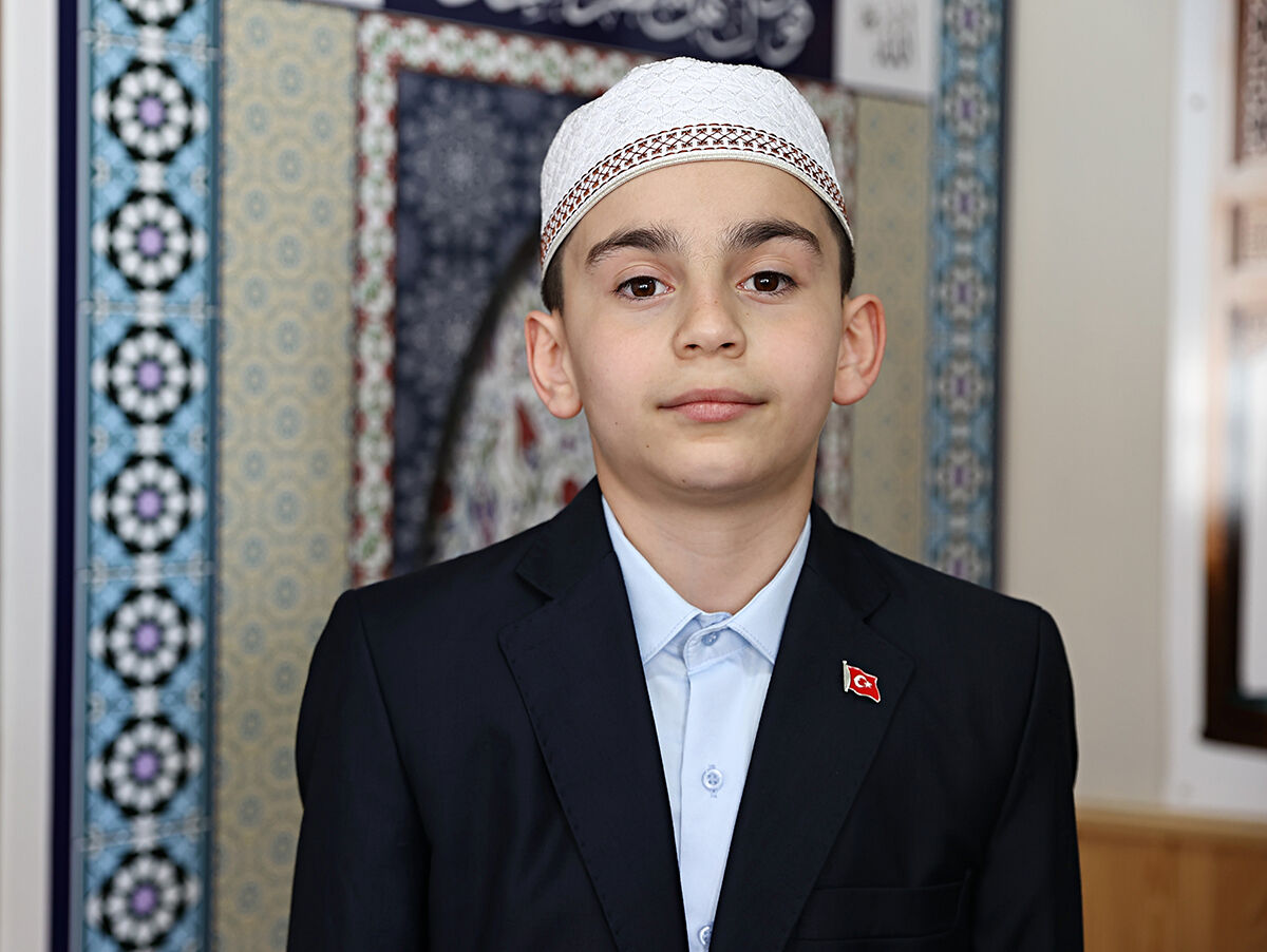 Hayali Ayasofya Cami müezzini olmak! Türkiye birincisi olan imam hatip öğrencisi dinleyenleri mest etti Hayali Ayasofya Cami müezzini olmak! Türkiye birincisi olan imam hatip öğrencisi dinleyenleri mest etti - 1. Resim