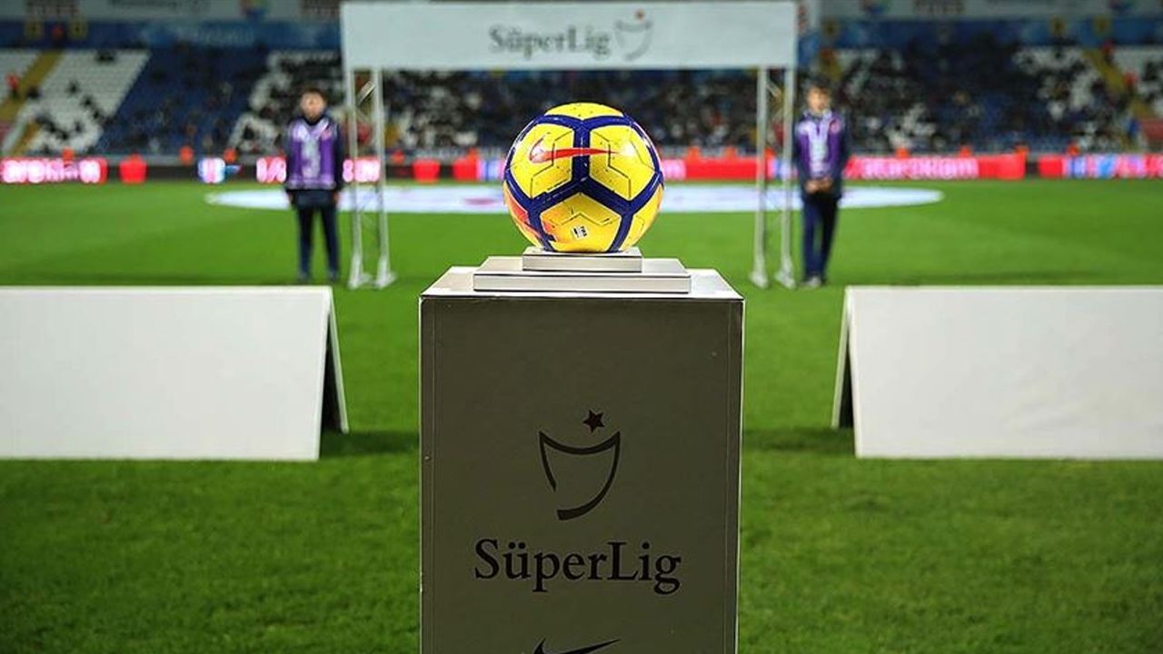 İşte Süper Lig'de 36'ncı haftanın programı! Tam 8 maç aynı saatte oynanacak İşte Süper Lig'de 36'ncı haftanın programı! Tam 8 maç aynı saatte oynanacak