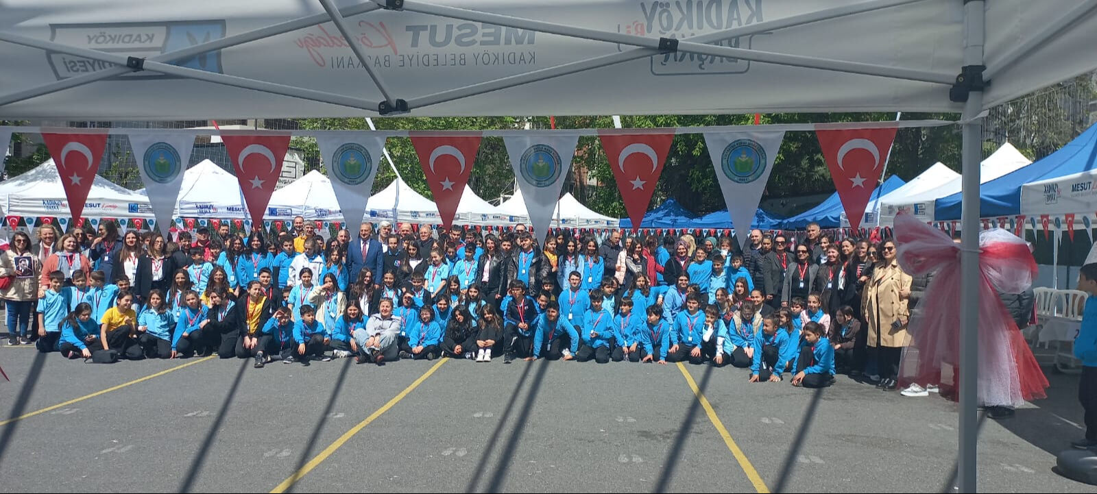 Kadıköy'deki Hakkı Değer Ortaokulu'nda bilim şöleni ilgi gördü Kadıköy'deki Hakkı Değer Ortaokulu'nda bilim şöleni ilgi gördü - 2. Resim