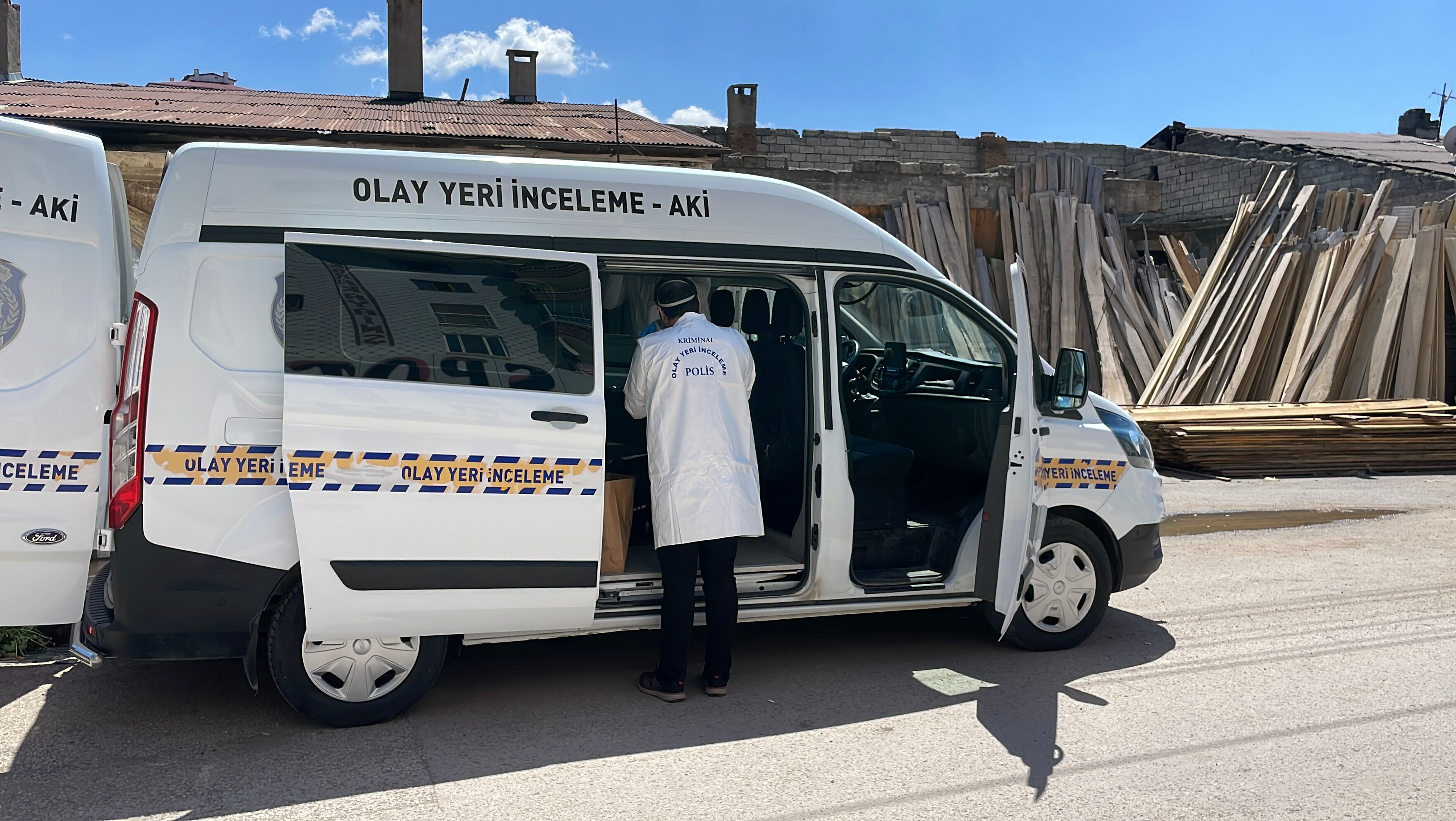 Kötü koku ihbarı ekipleri harekete geçirdi! Acı gerçek ortaya çıktı Kötü koku ihbarı ekipleri harekete geçirdi! Acı gerçek ortaya çıktı - 1. Resim