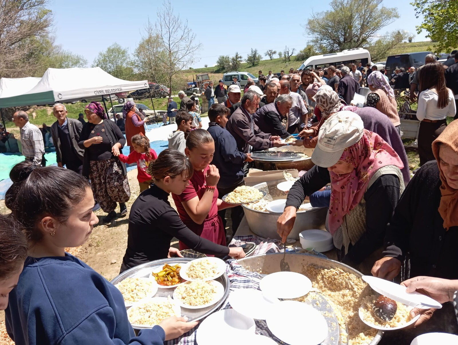 Şifalı su açılışına binlerce kişi katıldı! Şeker, mide, guatr, karaciğer... Faydaları saymakla bitmiyor - 3. Resim