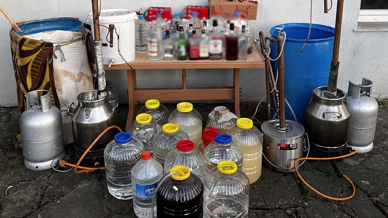 Sinop'ta sahte içki operasyonu! Gözaltılar var Sinop'ta sahte içki operasyonu! Gözaltılar var