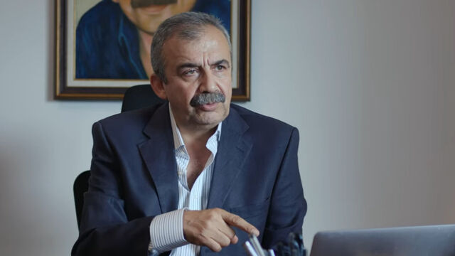 Son perde: Sırrı Süreyya Önder’in yer aldığı son filmden ilk görüntüler Son perde: Sırrı Süreyya Önder’in yer aldığı son filmden ilk görüntüler - 1. Resim