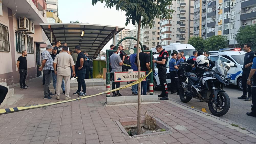 Adana'da kan donduran olay: Eski eşine alt geçitte dehşeti yaşattı! Adana'da kan donduran olay: Eski eşine alt geçitte dehşeti yaşattı! - 2. Resim