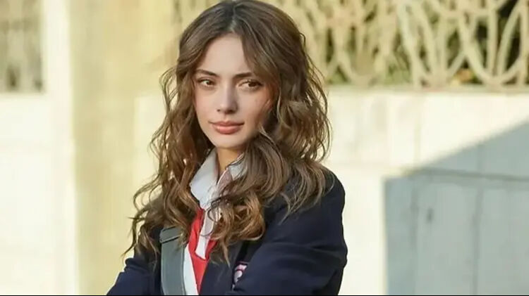 Amsterdam'a gidiyor! Ünlü oyuncu Rabia Soytürk servet kazandı - 2. Resim