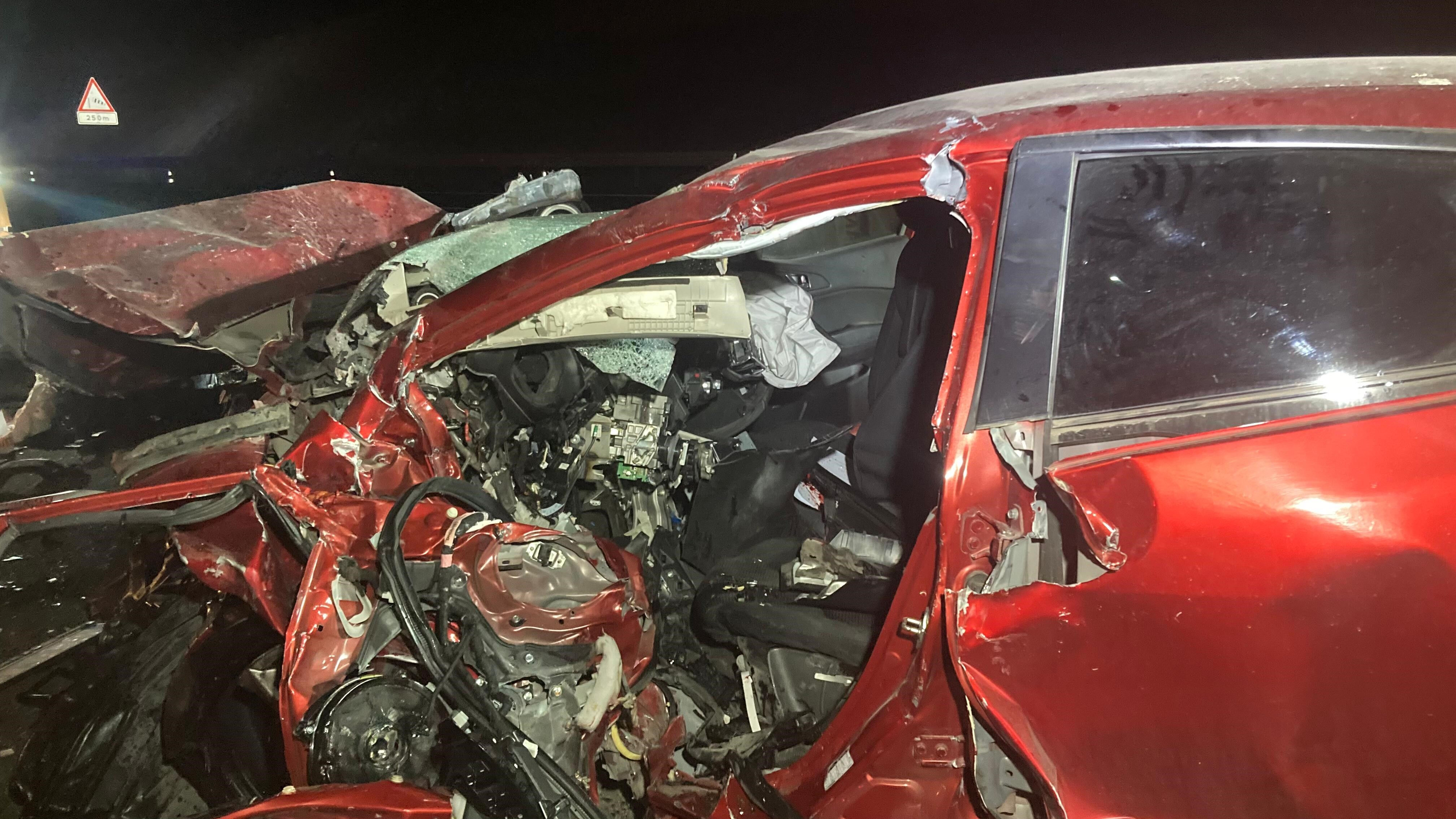 Ankara'da iki otomobil kafa kafaya çarpıştı! 4 ölü, 1 yaralı - 1. Resim