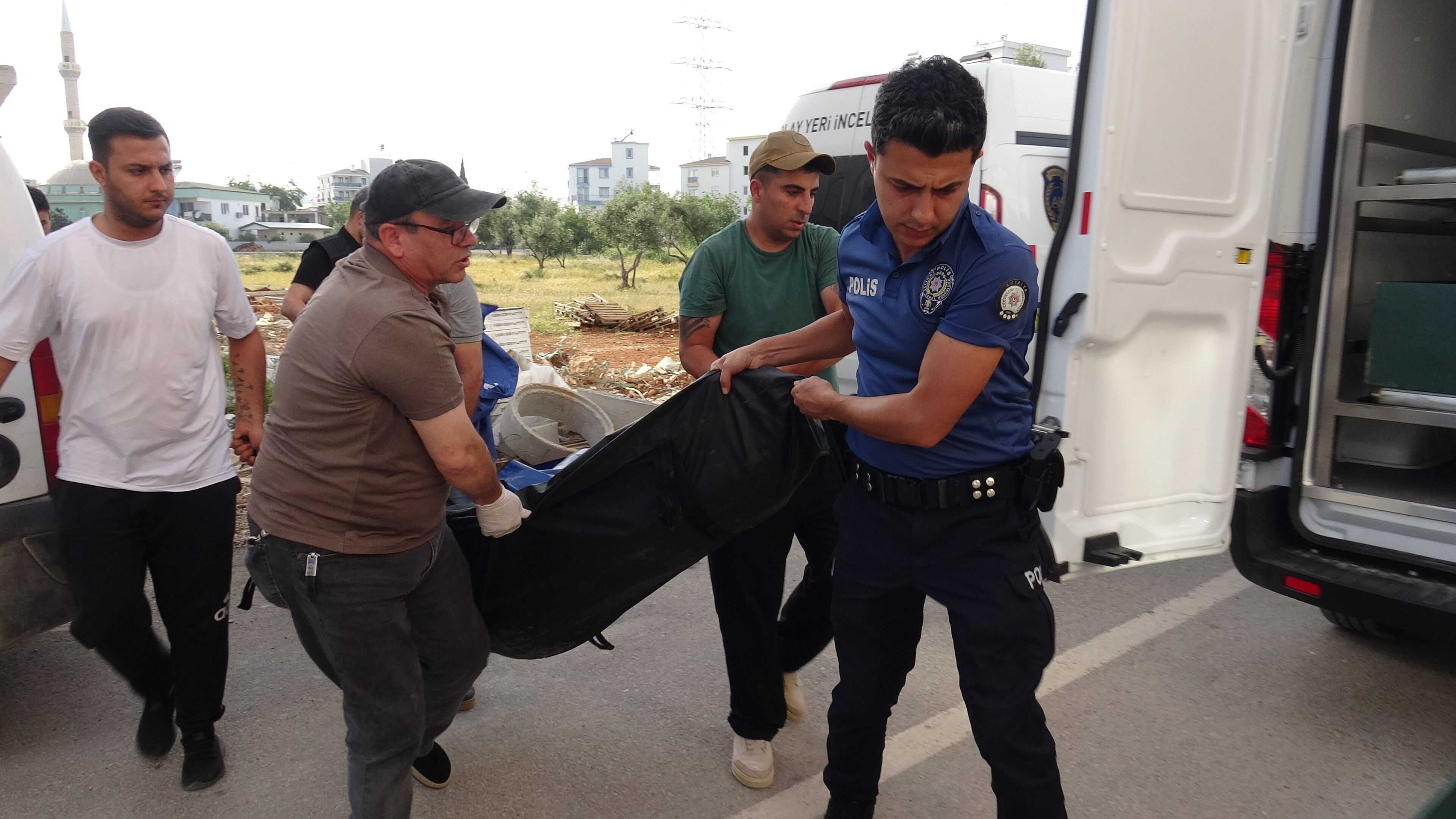 Antalya'da sır gibi olay! İş görüşmesi için gitmişti, cansız bedeni bulundu Antalya'da sır gibi olay! İş görüşmesi için gitmişti, cansız bedeni bulundu - 2. Resim