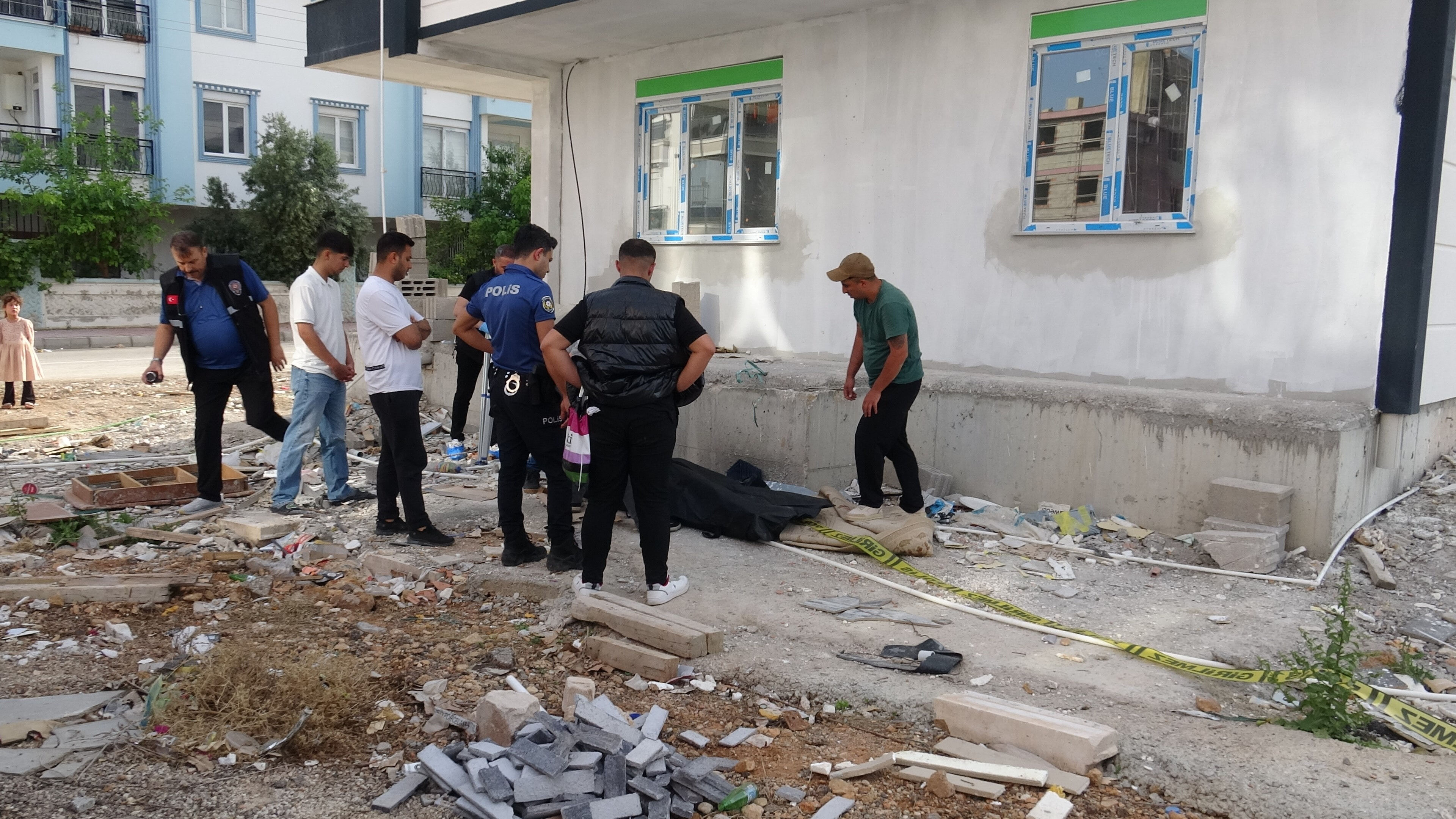 Antalya'da sır gibi olay! İş görüşmesi için gitmişti, cansız bedeni bulundu Antalya'da sır gibi olay! İş görüşmesi için gitmişti, cansız bedeni bulundu - 1. Resim