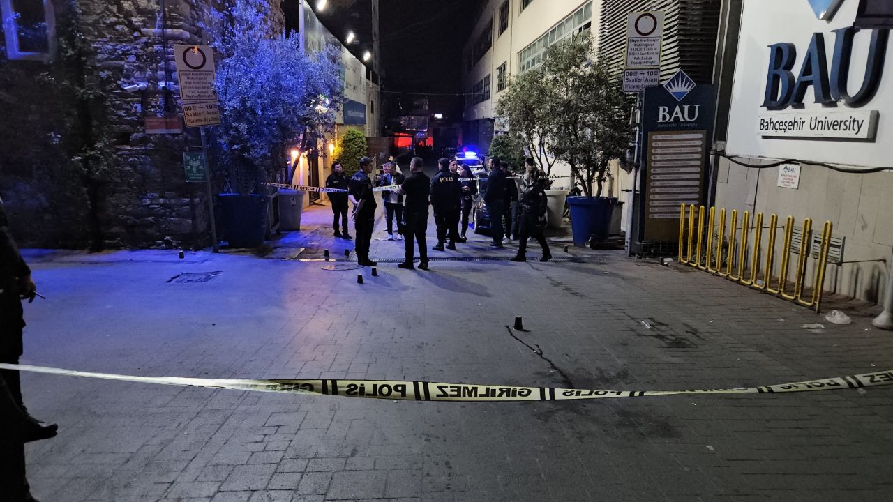 Beşiktaş'ta aynı gece ikinci kabus! Silahlar konuştu, herkes kaçıştı Beşiktaş'ta aynı gece ikinci kabus! Silahlar konuştu, herkes kaçıştı