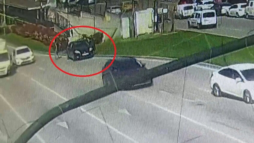 Çaldığı araç yolda bıraktı! Bursa'da fıkra gibi hırsızlık kamerada - 2. Resim