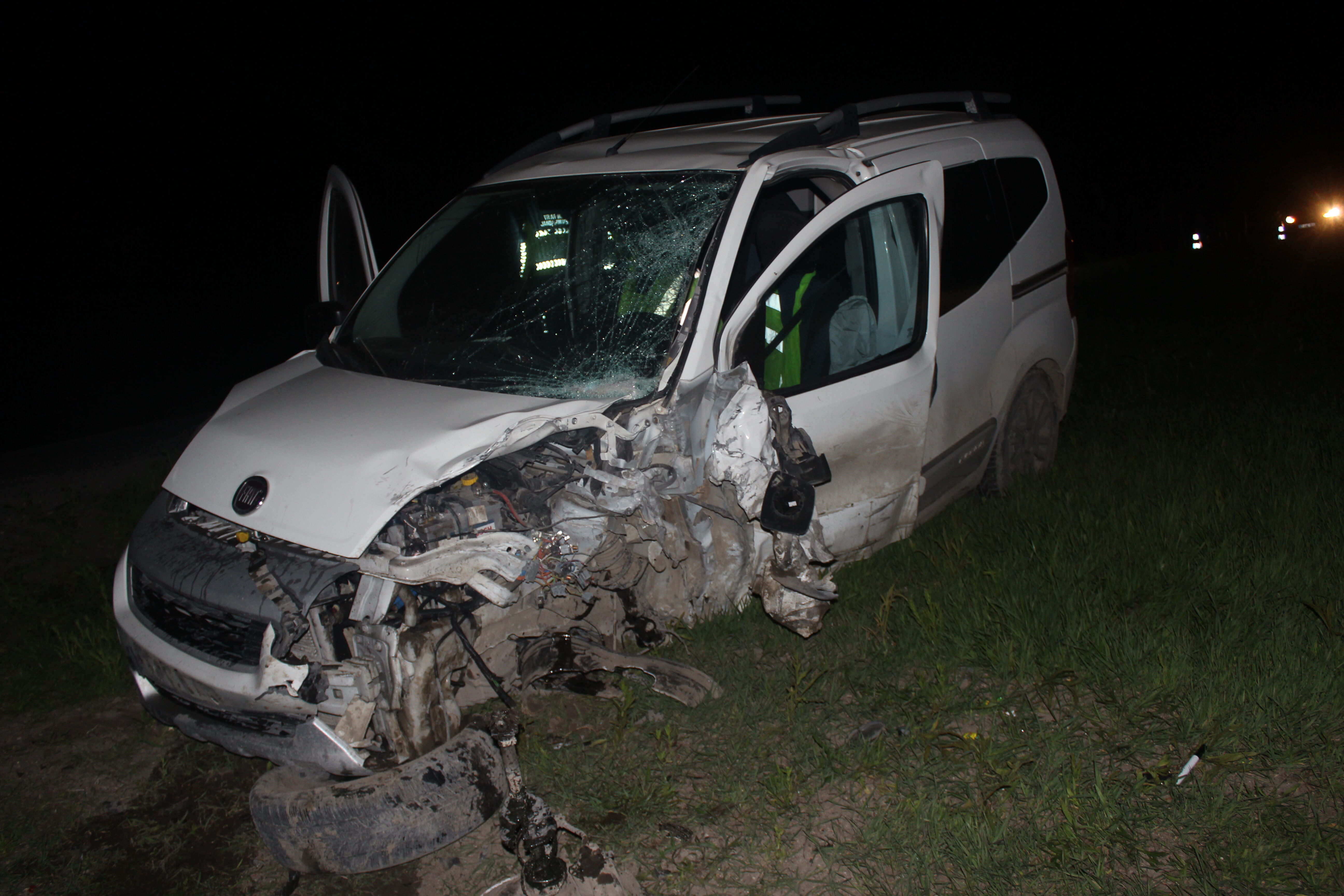 Feci kazada can pazarı! Ölü ve yaralılar var - 1. Resim