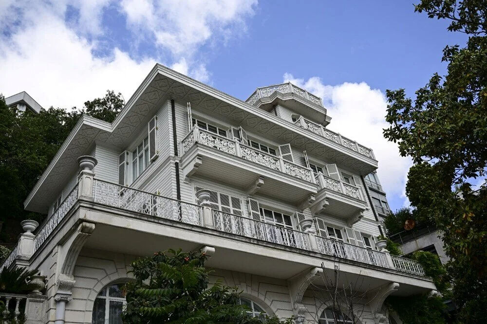 FETÖ firarisinin  Beyaz Köşkü elde kaldı: Dev satışta beklenmedik gelişme! - 1. Resim