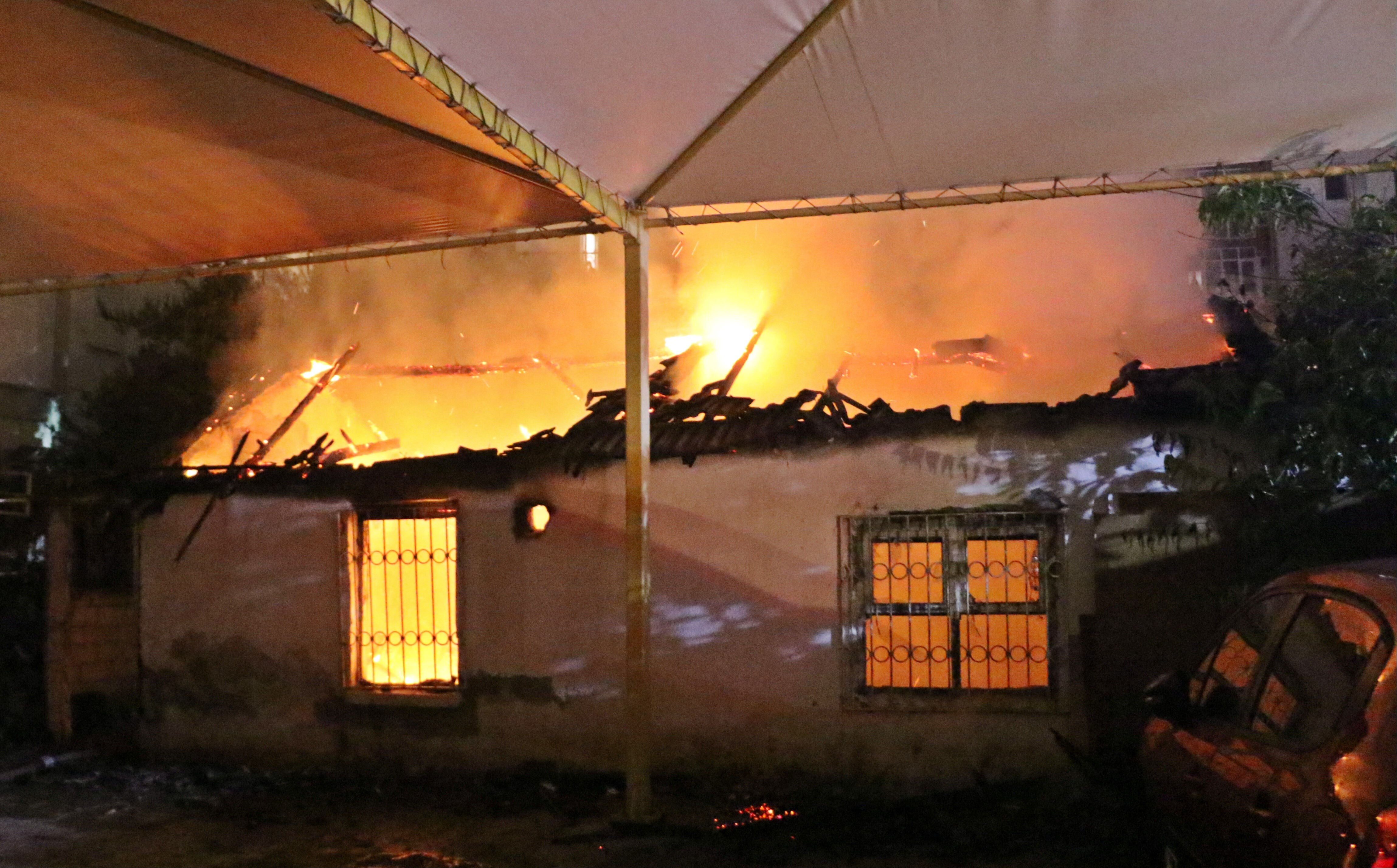 Gece yarısı sokağa döküldüler... Mahallelinin gözyaşlarını kimse durduramadı: Sebebi hayrete düşürdü! - 3. Resim