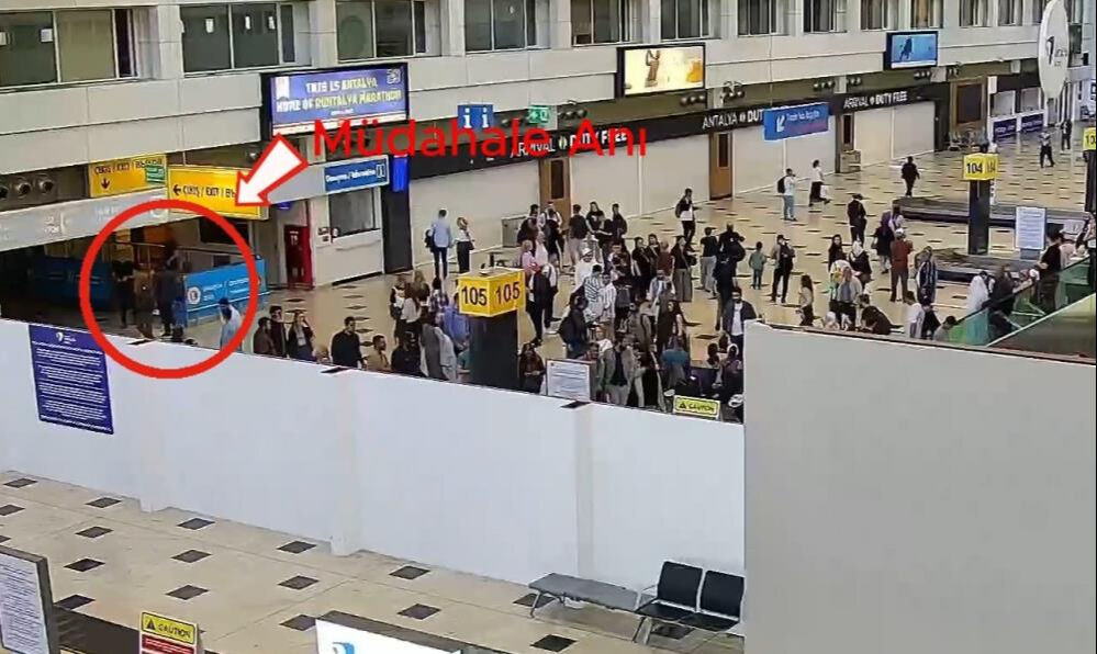Havalimanında nefes kesen operasyon! Yuttukları uyuşturucuyu Türkiye'ye sokmak isterken yakalandılar Havalimanında nefes kesen operasyon! Yuttukları uyuşturucuyu Türkiye'ye sokmak isterken yakalandılar - 1. Resim