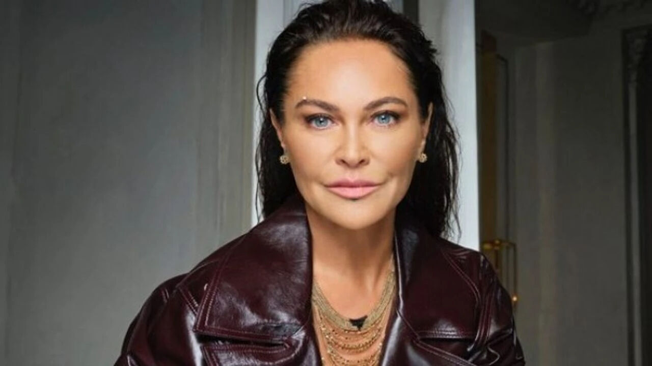 Hülya Avşar'ın 'beşik' tepkisi: Sosyal medyada tartışma başlattı - 1. Resim