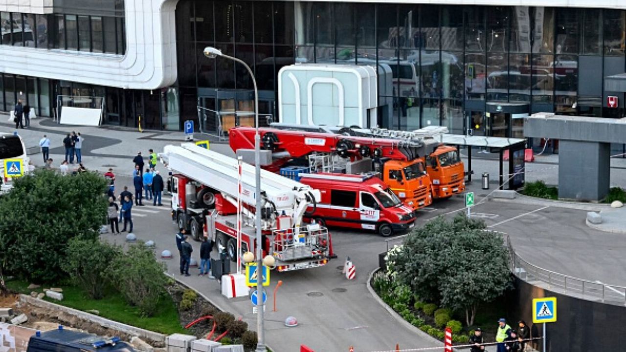 İHA saldırıları Moskova'yı felç etti! Zafer Günü öncesi mobil internet kesildi, uçuşlar kısıtlandı! İHA saldırıları Moskova'yı felç etti! Zafer Günü öncesi mobil internet kesildi, uçuşlar kısıtlandı!