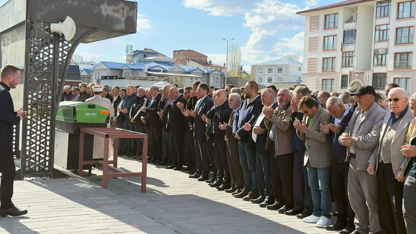 Ilıcalı ailesinin acı günü! Cenazeye Acun Ilıcalı da katıldı - 2. Resim