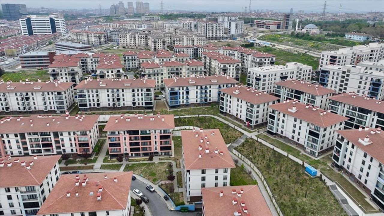İstanbul’da kentsel dönüşüm zirvesi! Büyükşehir ve 39 ilçe belediyesi davet edildi İstanbul’da kentsel dönüşüm zirvesi! Büyükşehir ve 39 ilçe belediyesi davet edildi