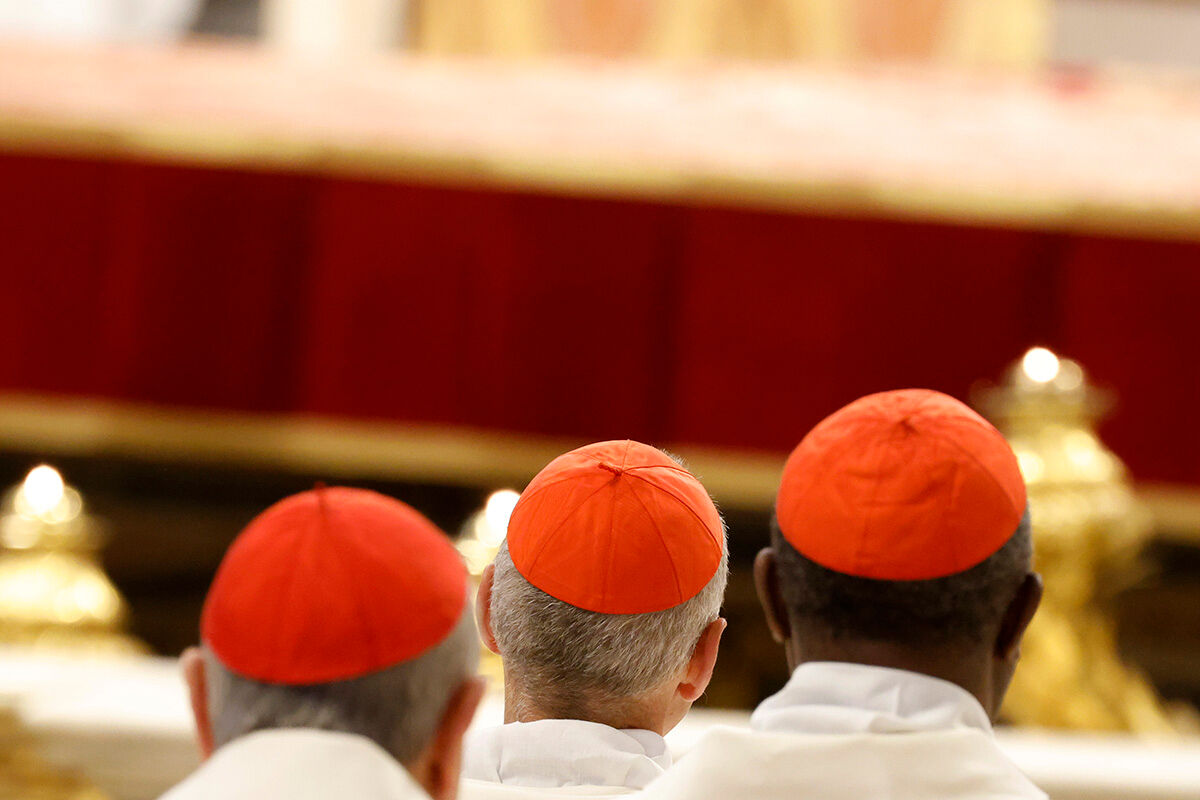 Kardinaller toplandı, yeni Papa seçiliyor! Gözler şapelin bacasına dikiliyor - 2. Resim