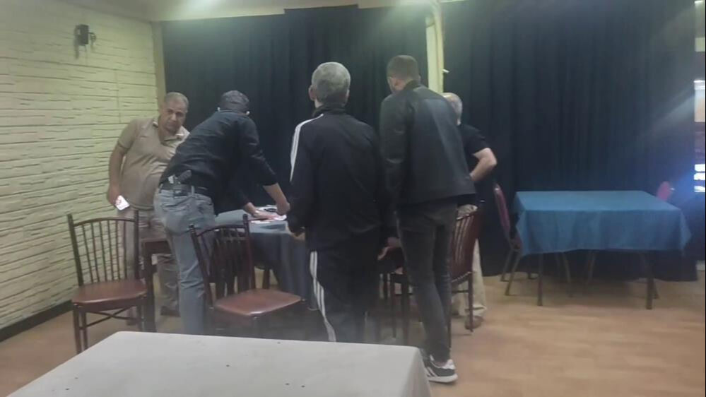 Kumar oynarken polise yakalandı, "Şimdi geldim" dedi! - 1. Resim