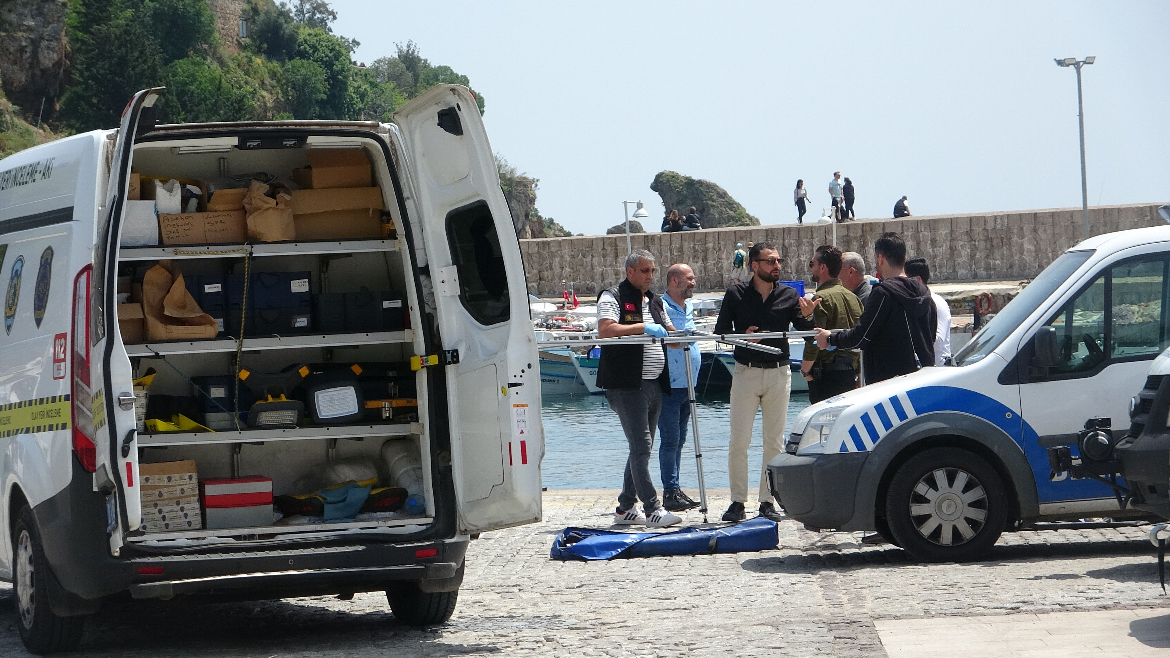 Lara sahilde denizde erkek cesedi bulundu! Sır olayı akıllı saat çözecek Lara sahilde denizde erkek cesedi bulundu! Sır olayı akıllı saat çözecek - 1. Resim