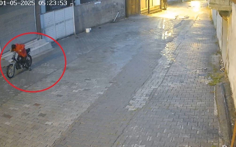 Motosiklet hırsızının yaptıkları pes dedirtmişti! Kıskıvrak yakalandı - 2. Resim