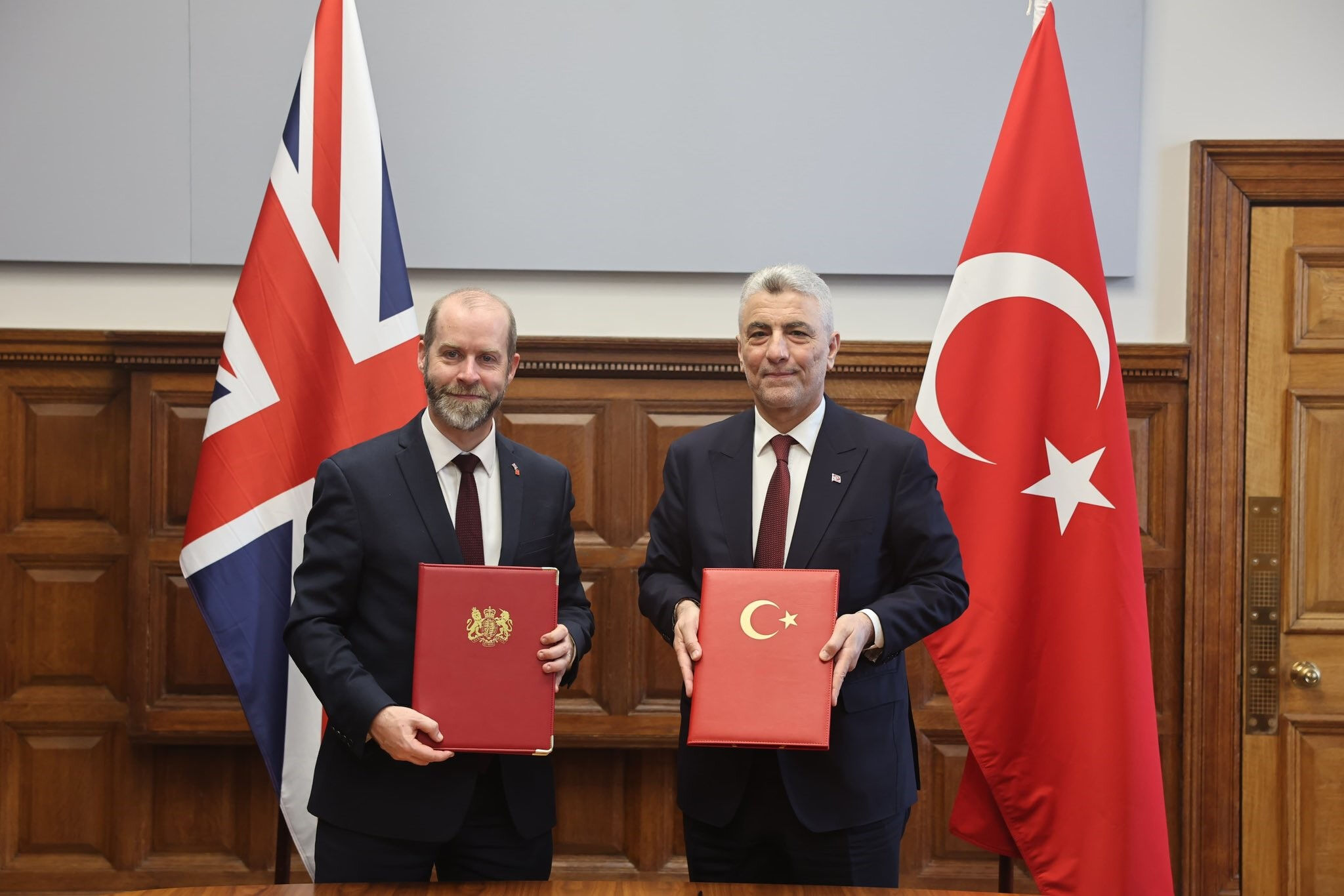 Türkiye ve İngiltere arasında tarihi anlaşma! Ekonomiye milyar dolarlık katkı geliyor Türkiye ve İngiltere arasında tarihi anlaşma! Ekonomiye milyar dolarlık katkı geliyor - 1. Resim