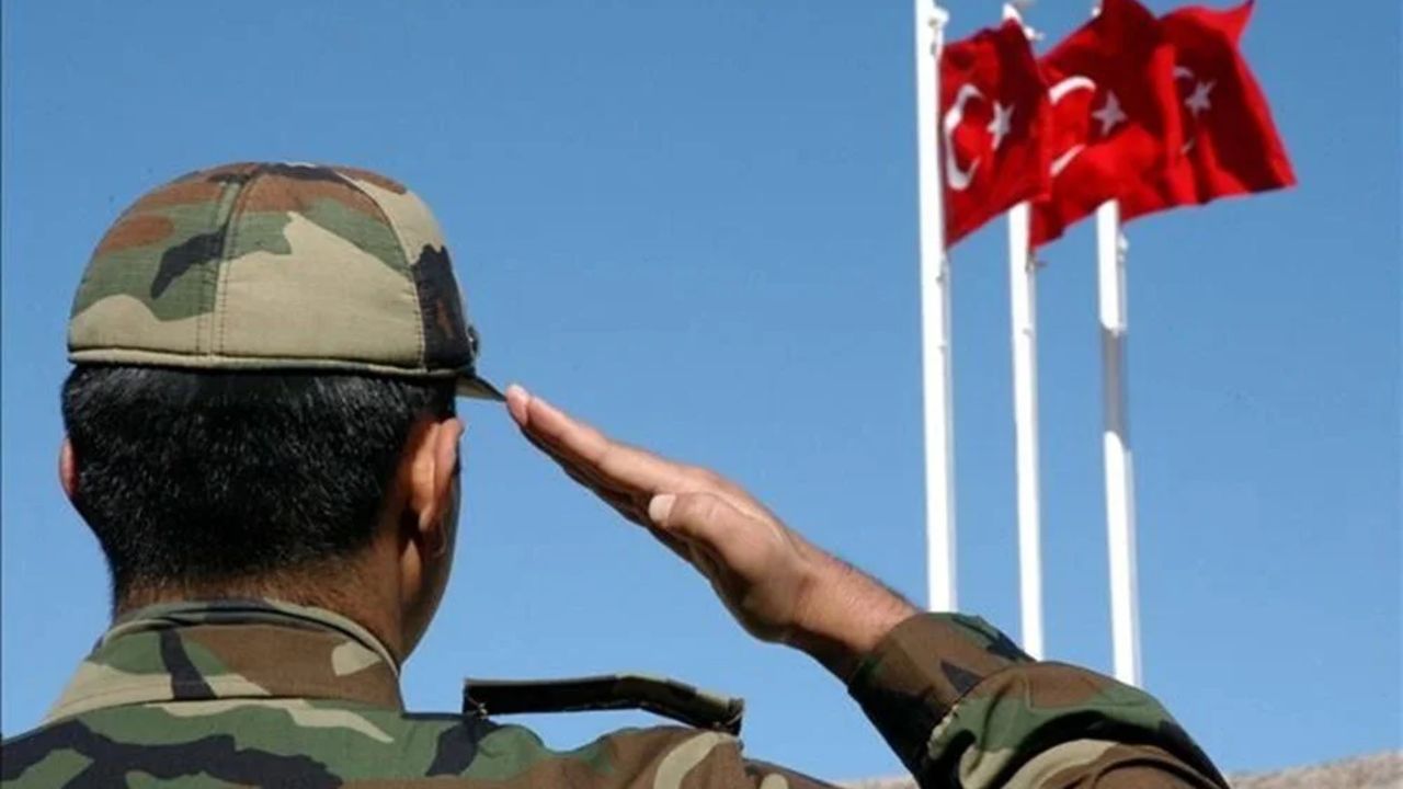 Askerlik süresi kaç aya düşecek, yeni askerlik süresi belli oldu mu? Milli Savunma Bakanlığı açıklaması bekleniyor Askerlik süresi kaç aya düşecek, yeni askerlik süresi belli oldu mu? Milli Savunma Bakanlığı açıklaması bekleniyor