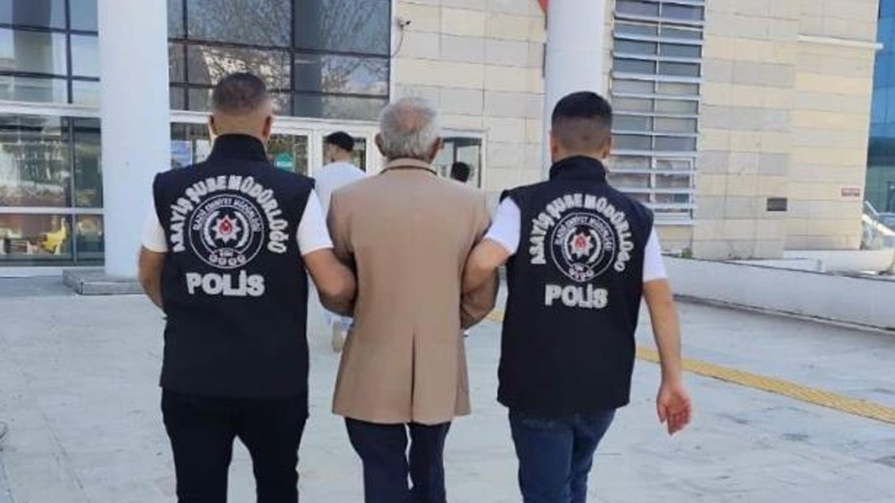 94 yıl hapisle aranıyordu, Elazığ'da yakalandı! Çok sayıda cinayet işledi... 94 yıl hapisle aranıyordu, Elazığ'da yakalandı! Çok sayıda cinayet işledi...