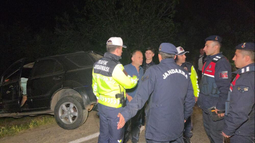 Bursa'da feci kaza! 3 kişinin ölümüne sebep olan alkollü sürücü çalıların arasında bulundu - 3. Resim