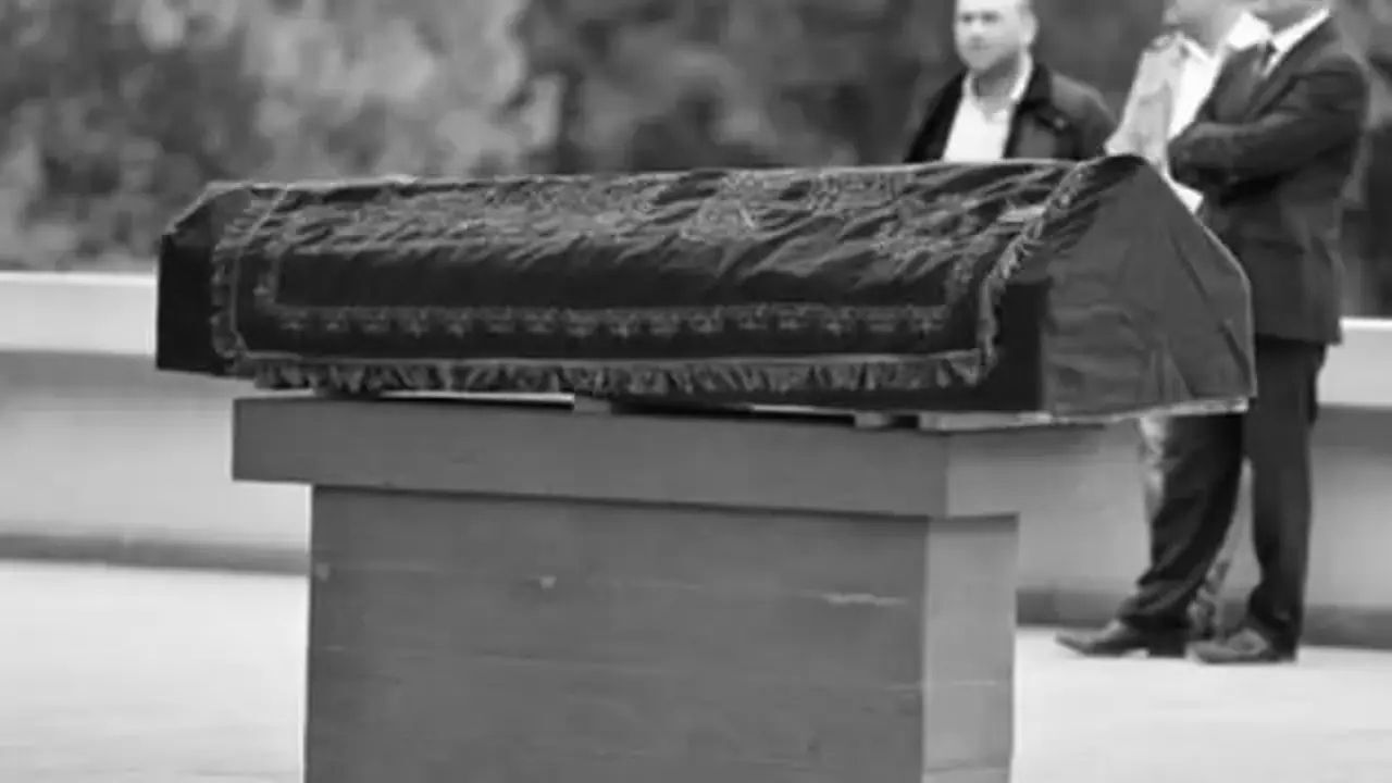 Cenazelerin tartışmalı geleneği son buluyor! Kredi çekip borca giriyorlardı... Valilik 'haram' dedi Cenazelerin tartışmalı geleneği son buluyor! Kredi çekip borca giriyorlardı... Valilik 'haram' dedi
