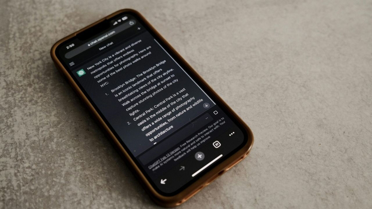 ChatGPT konuşmalarınızın kullanılmasını istemiyorsanız bu ayarı devre dışı bırakın ChatGPT konuşmalarınızın kullanılmasını istemiyorsanız bu ayarı devre dışı bırakın - 2. Resim