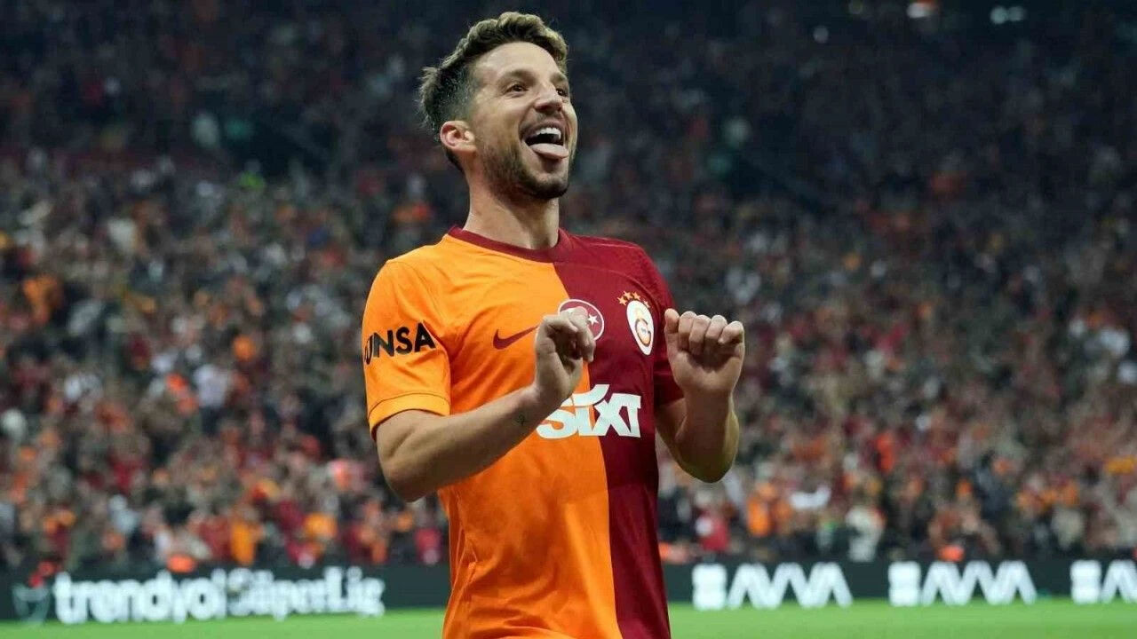 Galatasaray'dan ilk temas! Mertens yerine Bernardo Silva Galatasaray'dan ilk temas! Mertens yerine Bernardo Silva - 2. Resim