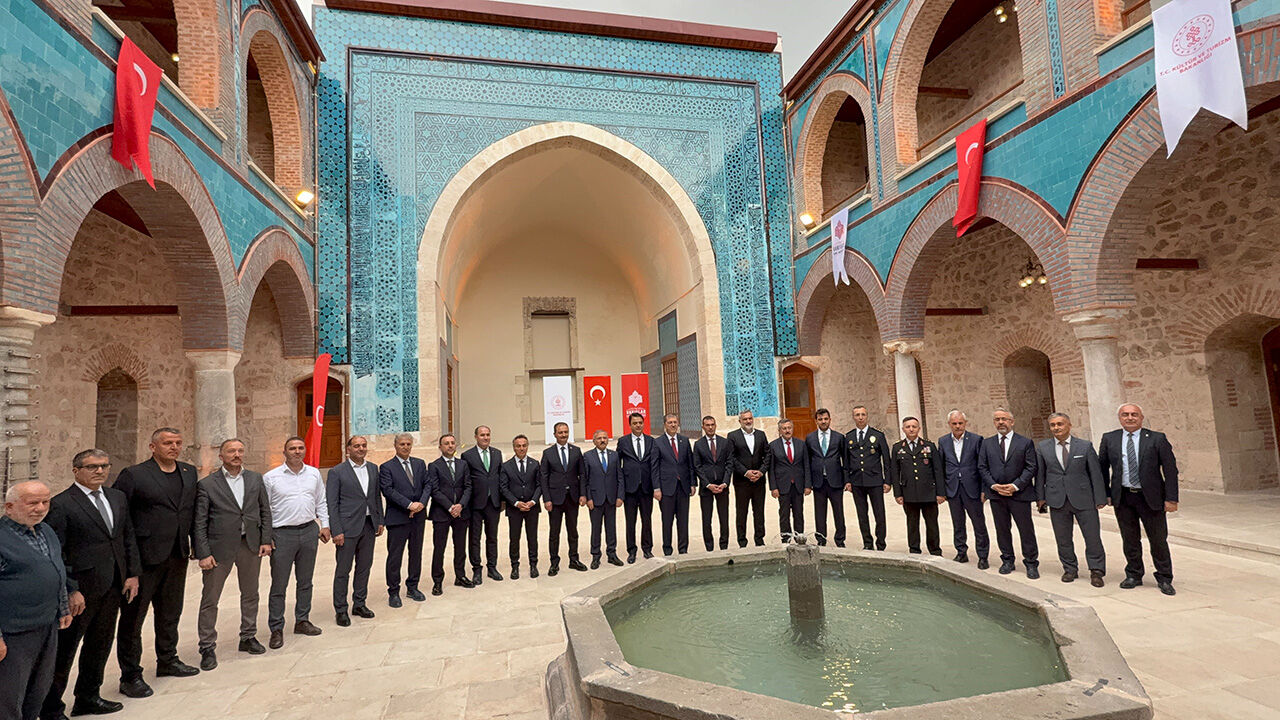 Gökmedrese'yi görenler hayran oldu! Selçuklu mimarisinin Tokat'taki şaheseri açıldı Gökmedrese'yi görenler hayran oldu! Selçuklu mimarisinin Tokat'taki şaheseri açıldı - 1. Resim