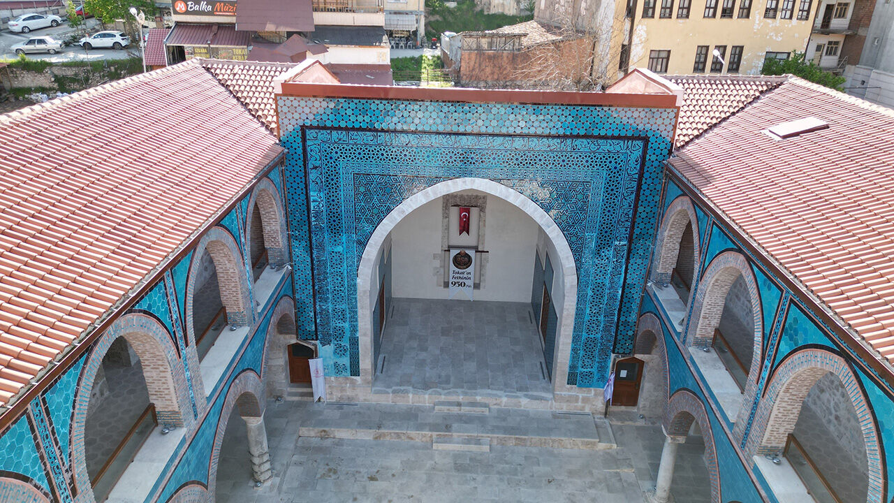 Gökmedrese'yi görenler hayran oldu! Selçuklu mimarisinin Tokat'taki şaheseri açıldı Gökmedrese'yi görenler hayran oldu! Selçuklu mimarisinin Tokat'taki şaheseri açıldı - 3. Resim