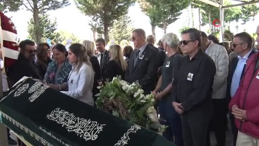 İş kadını Pınar Eczacıbaşı son yolculuğuna uğurlandı! Cenazeye ünlü akını oldu İş kadını Pınar Eczacıbaşı son yolculuğuna uğurlandı! Cenazeye ünlü akını oldu - 3. Resim