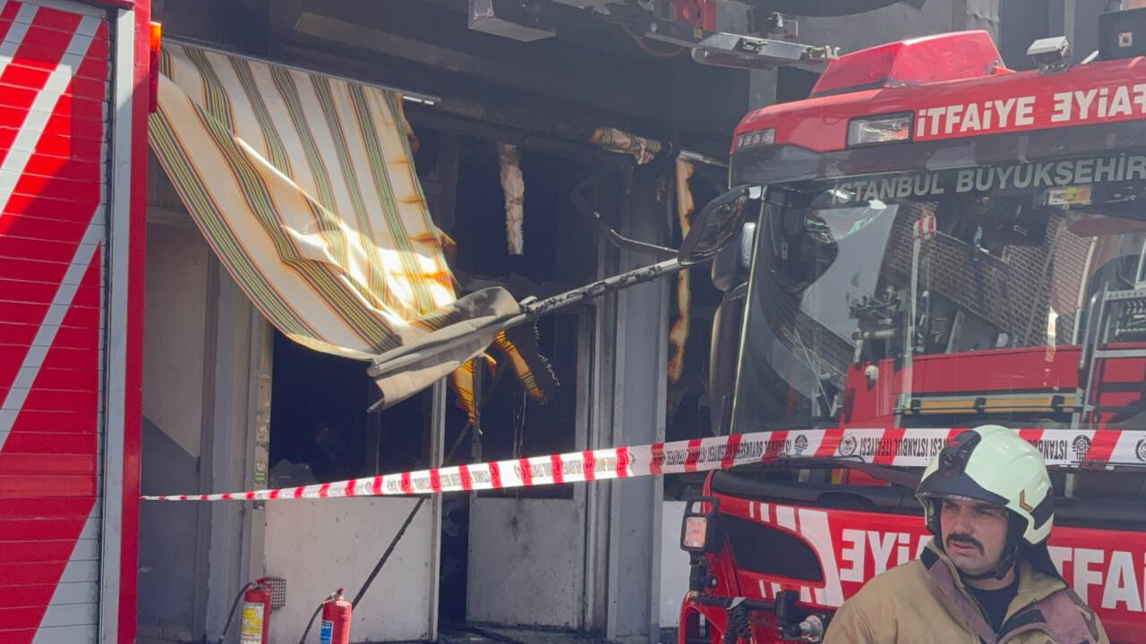 İstanbul'da tamirhanede facia! Yangında can verdi - 1. Resim