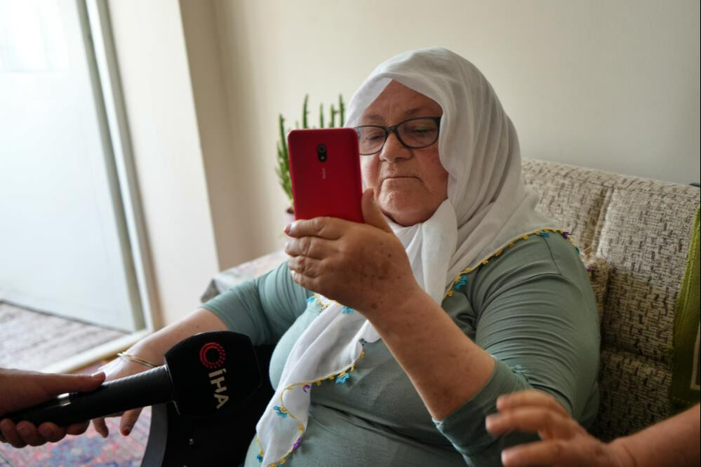 MİT amblemli dolandırıcıyı pişman etti: Oğlum bak, sahtekarlık yapma MİT amblemli dolandırıcıyı pişman etti: Oğlum bak, sahtekarlık yapma - 2. Resim
