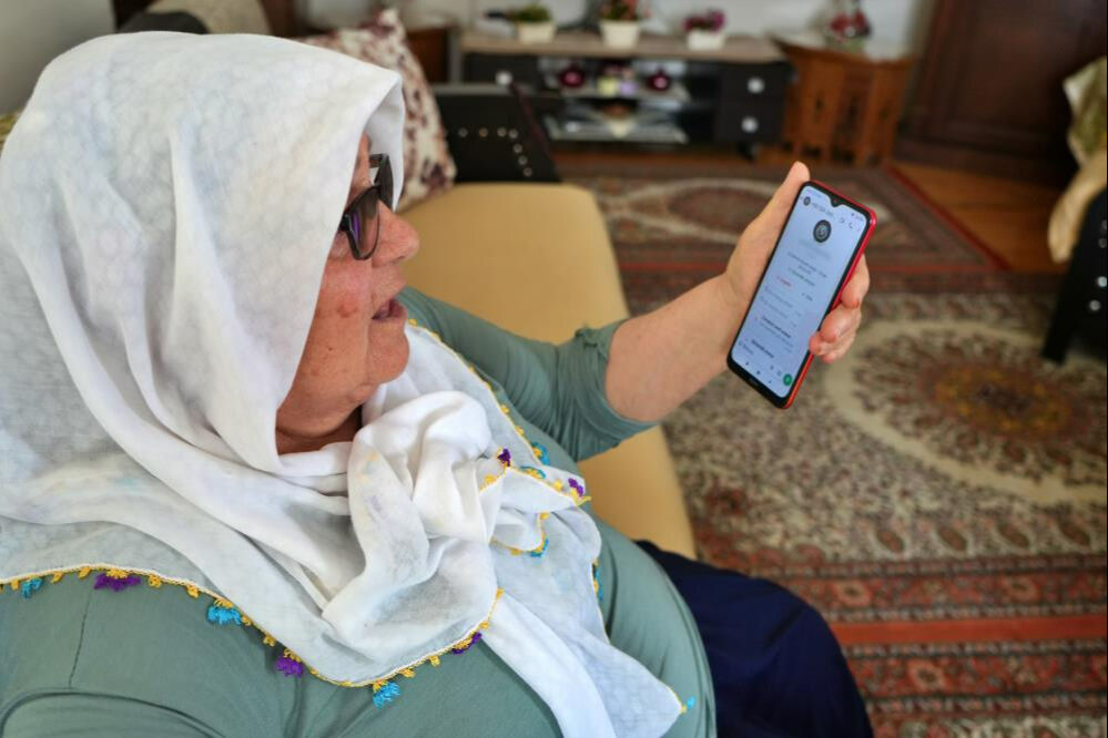 MİT amblemli dolandırıcıyı pişman etti: Oğlum bak, sahtekarlık yapma MİT amblemli dolandırıcıyı pişman etti: Oğlum bak, sahtekarlık yapma - 1. Resim