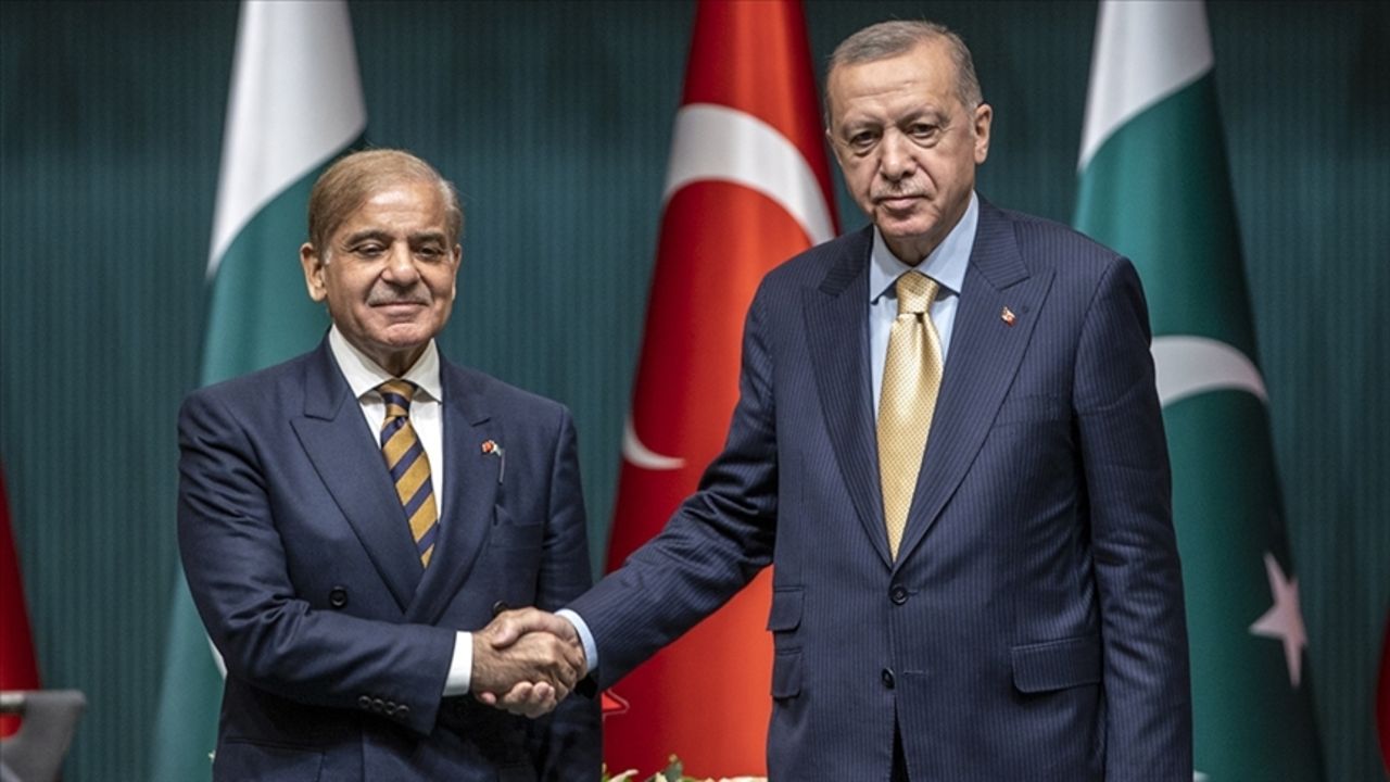 Pakistan Başbakanı son durumu paylaştı! Türkiye ve Erdoğan'a övgü dolu sözler Pakistan Başbakanı son durumu paylaştı! Türkiye ve Erdoğan'a övgü dolu sözler
