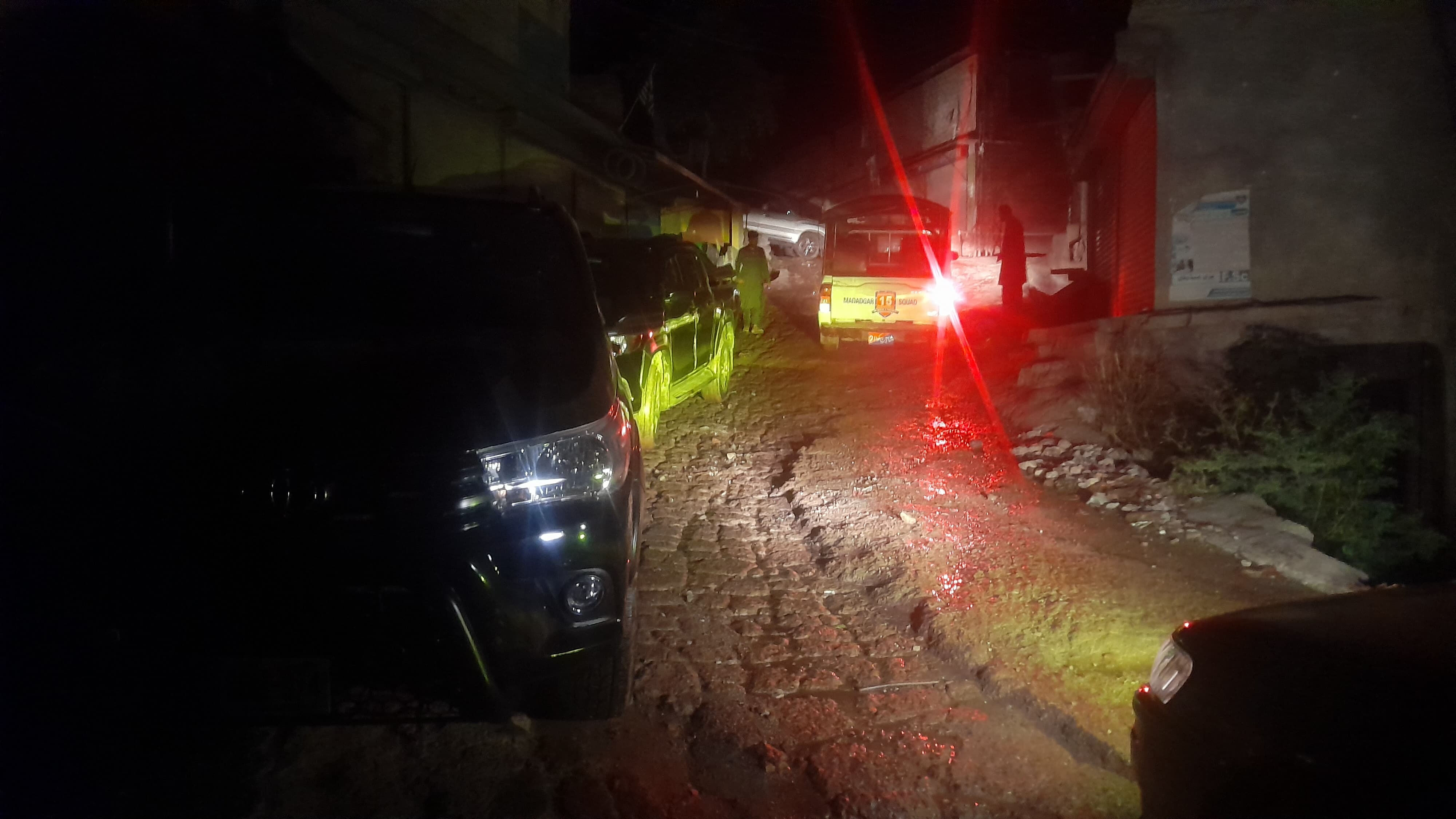 Pakistan'da acil durum ilan edildi: Tüm hastaneler yüksek alarm seviyesine geçti - 2. Resim