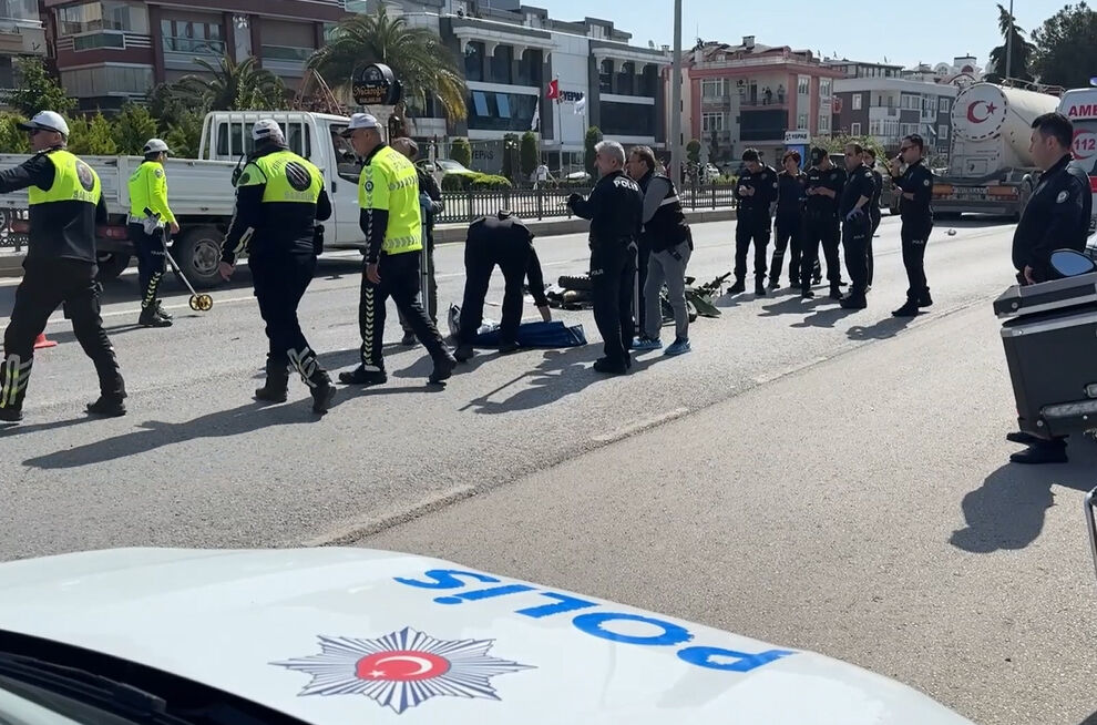 Samsun'da feci kaza! Tırla çarpışan motosiklet sürücüsü öldü Samsun'da feci kaza! Tırla çarpışan motosiklet sürücüsü öldü - 1. Resim