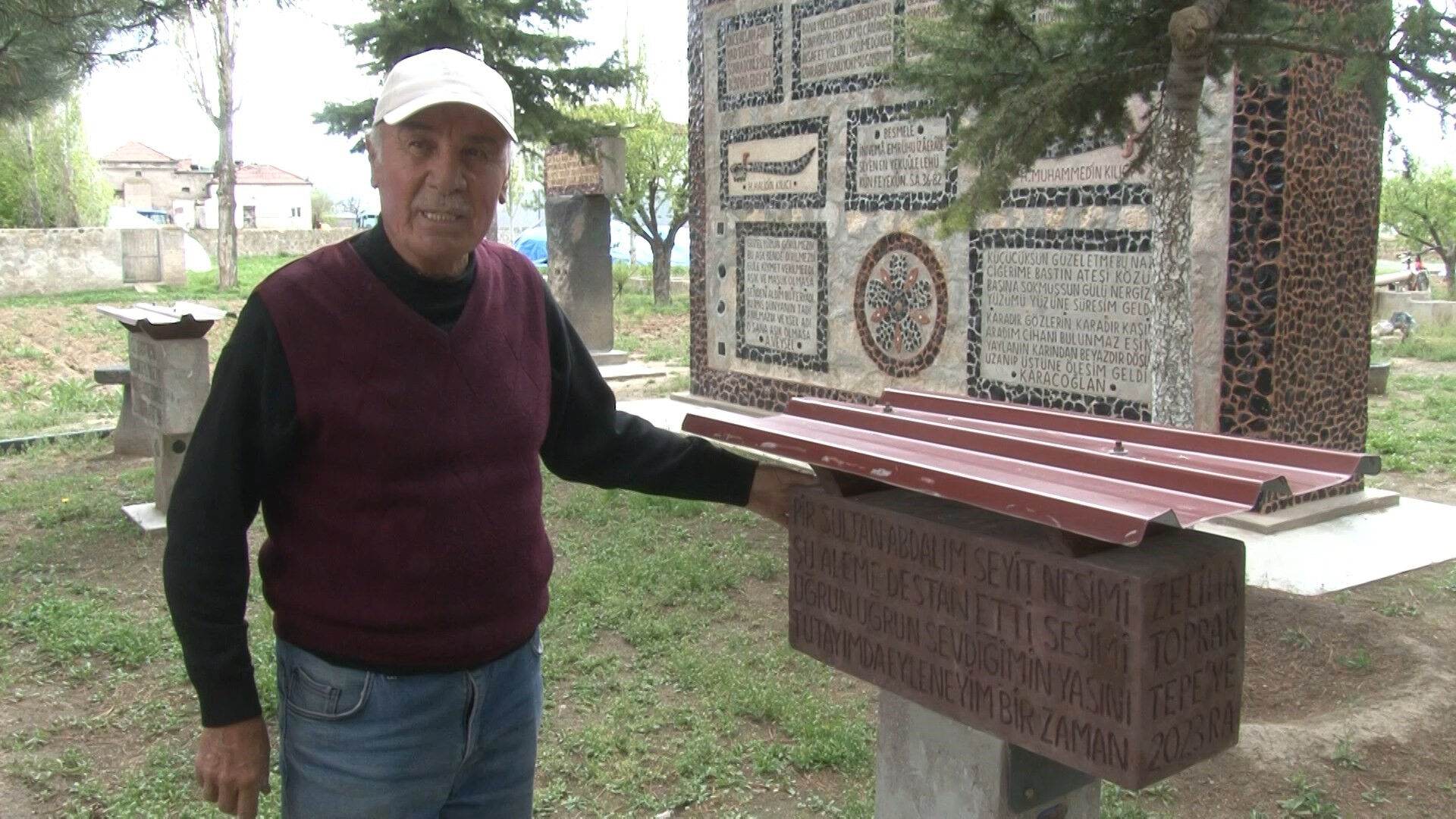 Sevdiği kadın için taşları deldi: Rafet dedenin ölen eşine yaptıkları duygulandırdı... 